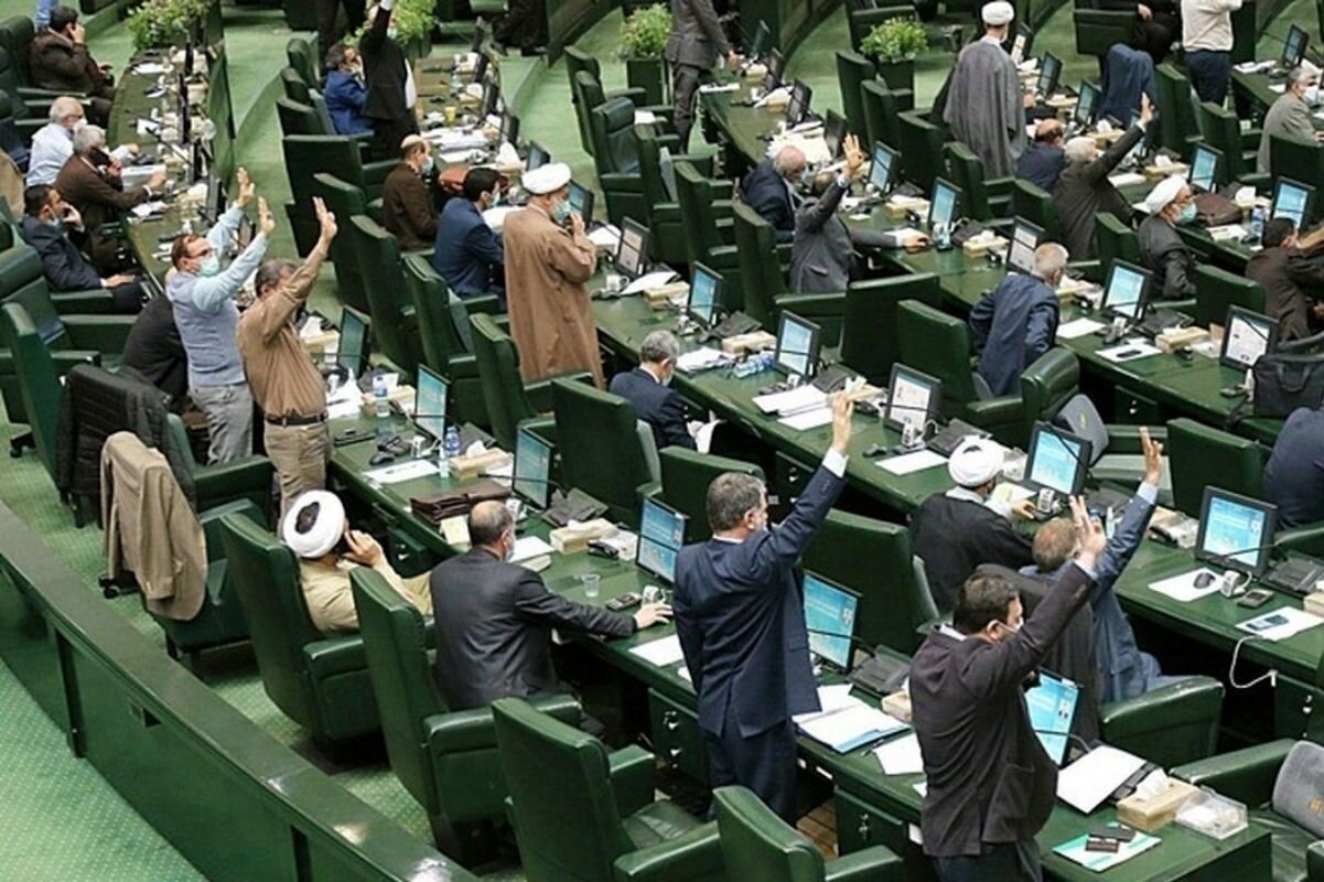 یک واژه مبهم می‌تواند برای هنرمند به پرونده کیفری تبدیل شود/ نقدی بر یک جرم انگاری هنری